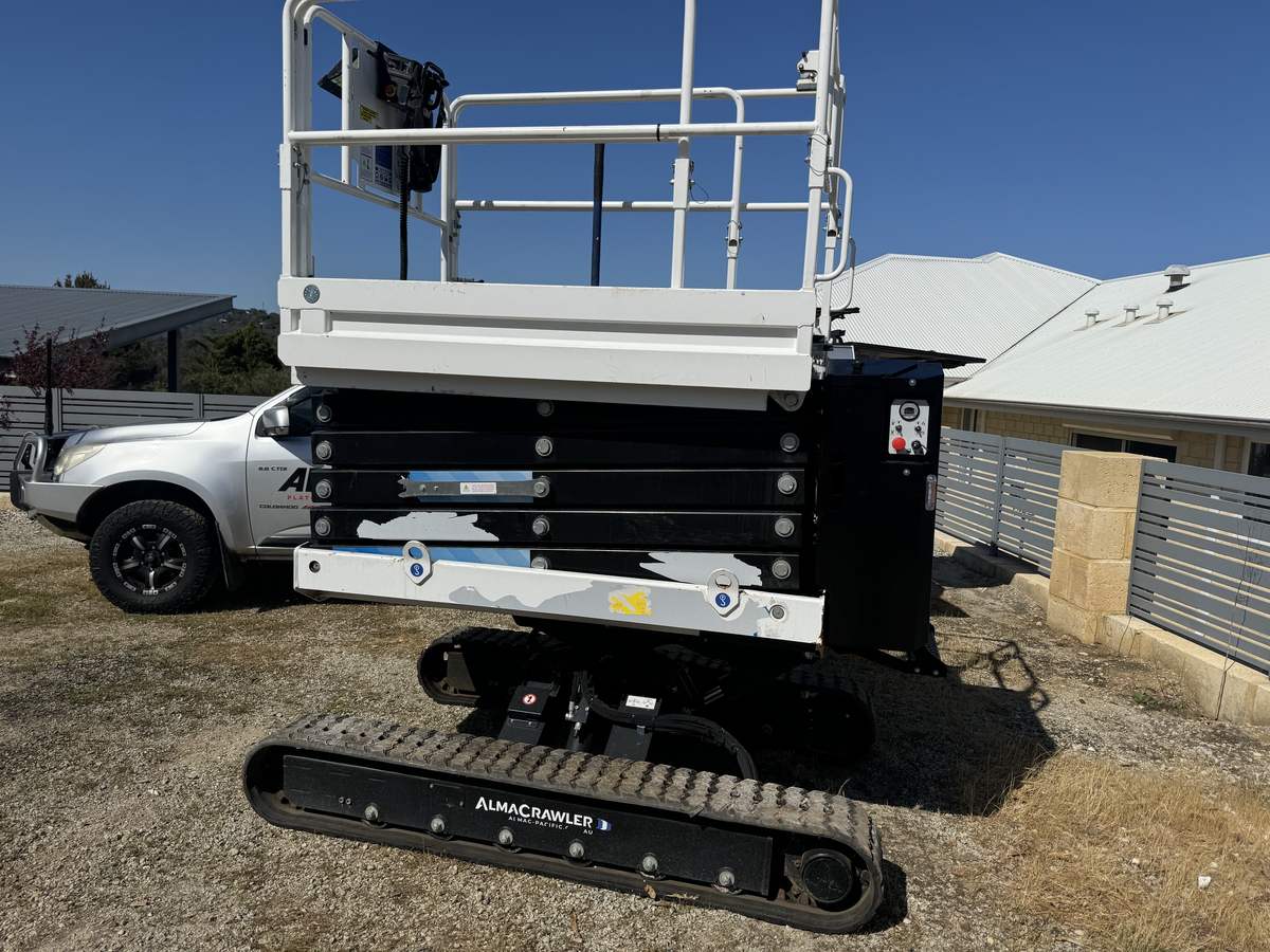 Tracked scissor lift serviced by APS